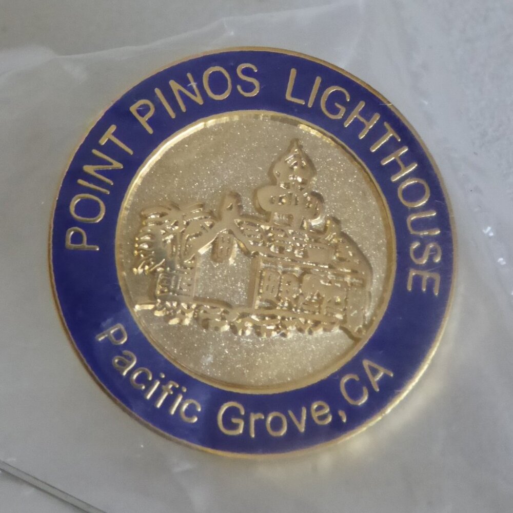 NEW POINT PINOS LIGHTHOUSE PACIFIC GROVE CA GOLD ENAMEL LAPEL PIN